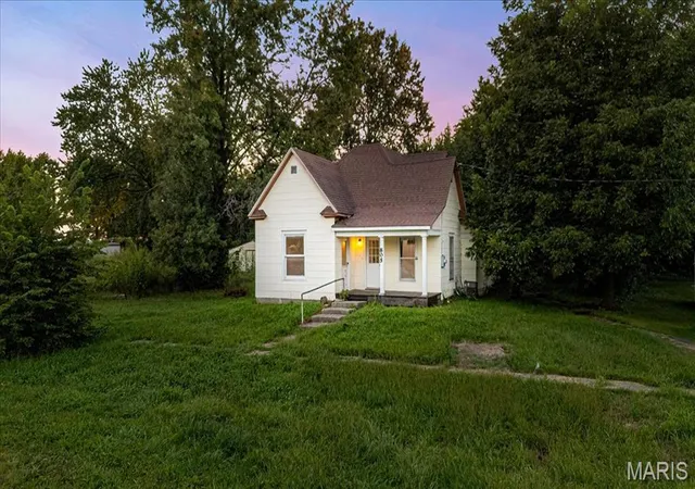 Photo 1 of Single family home for sale at 805 S Clark St, Bellflower, MO 63333 | MLS# MIS26056576 | Listing updated on 2026-09-02