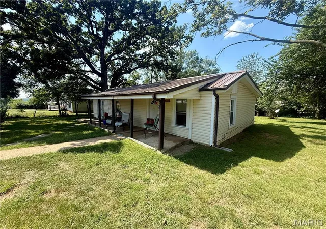 Photo 2 of Single family home for sale at 904 Pine St, Potosi, MO 63664 | MLS# MIS26056577 | Listing updated on 2026-09-02