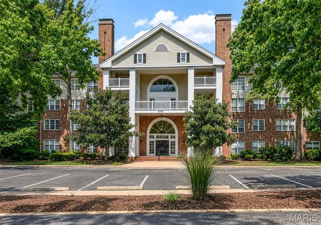Condo for sale at 970 N Spoede #46, Saint Louis, MO 63146 | MLS# MIS26056579
