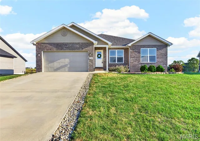 Photo 1 of Single family home for sale at 636 Eisenhower Blvd, Troy, IL 62294 | MLS# MIS26056596 | Listing updated on 2026-09-14