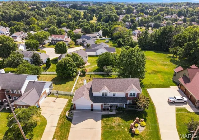 Photo 1 of Single family home for sale at 5576 Kellridge Ln, Saint Louis, MO 63128 | MLS# MIS26056597 | Listing updated on 2026-10-28