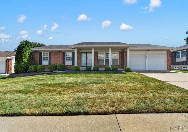 Photo 1 of Sale Pending at 2534 Cripple Crk Dr, Saint Louis, MO 63129 | MLS# MIS26056601 | Listing updated on 2026-09-13