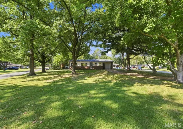 Photo 3 of Single family home for sale at 2540 Churchill Downs, Florissant, MO 63033 | MLS# MIS26056602 | Listing updated on 2026-10-05