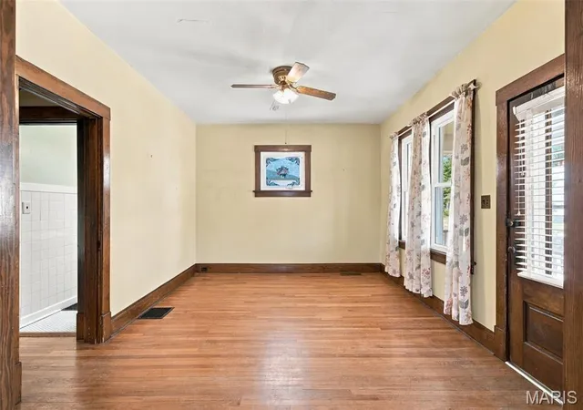 Photo 4 of Sale Pending at 201 Perry St, Saint Charles, MO 63301 | MLS# MIS26056621 | Listing updated on 2026-09-20