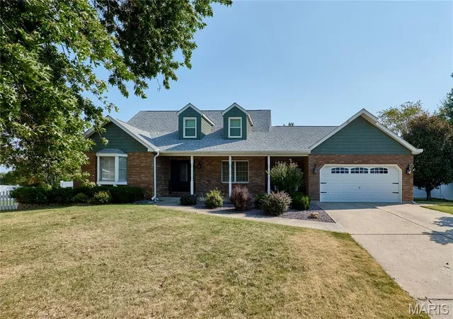 Single family home for sale at 404 Chantilly Ct, Warrenton, MO 63383 | MLS# MIS26056630