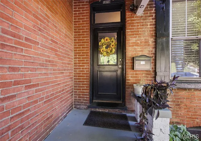 Photo 4 of Single family home for sale at 1216 N 5th Street, Saint Charles, MO 63301 | MLS# MIS26056635 | Listing updated on 2026-10-05