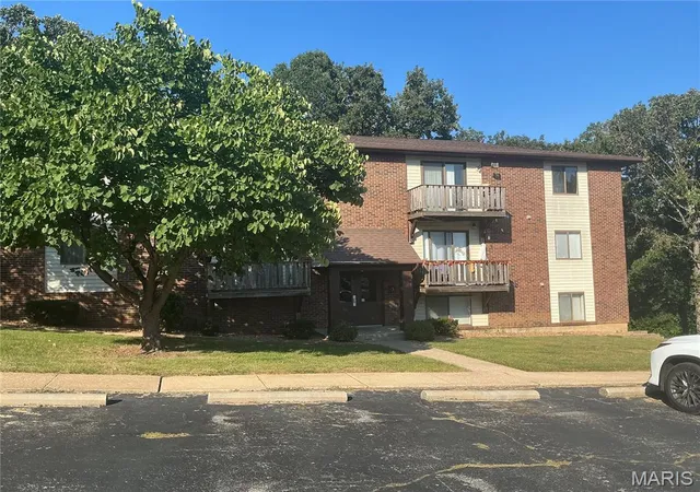 Photo 1 of Sale Pending at 13 5 Woodland Oaks Dr, Union, MO 63084 | MLS# MIS26056639 | Listing updated on 2026-09-28