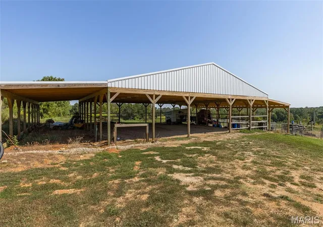 Photo 3 of Manufactured home for sale at 3001 Crow Ln, Bonne Terre, MO 63628 | MLS# MIS26056644 | Listing updated on 2026-09-03