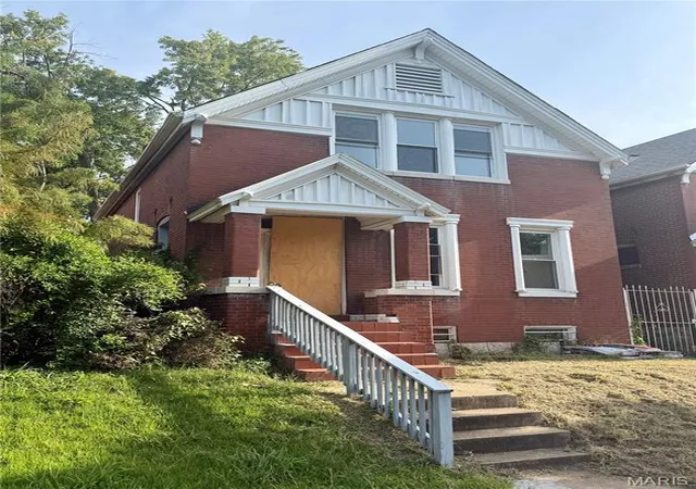 Single family home for sale at 3003 Keokuk St, Saint Louis, MO 63118 | MLS# MIS26056660