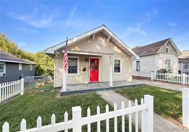 Photo 1 of Single family home for sale at 1607 Booker St, Hannibal, MO 63401 | MLS# MIS26056665 | Listing updated on 2026-09-02