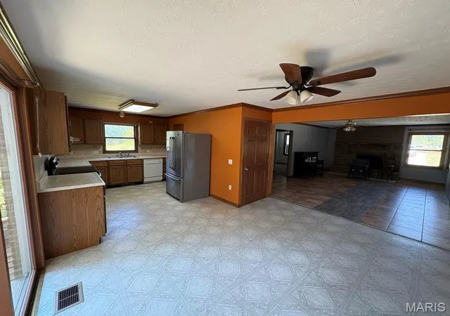 Photo 4 of Single family home for sale at 17892 Sudden Valley Ln, Warrenton, MO 63383 | MLS# MIS26056671 | Listing updated on 2026-09-02