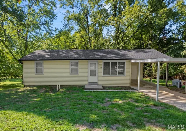 Single family home for sale at 1409 Ripley St, Cape Girardeau, MO 63701 | MLS# MIS26056672