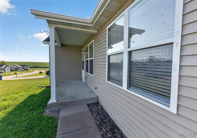 Photo 3 of Sale Pending at 172 Black Willow Ln, Cape Girardeau, MO 63701 | MLS# MIS26056675 | Listing updated on 2026-09-14