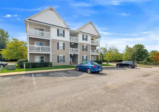 Photo 1 of Condo for sale at 9733 Crayford Rd #9E, Saint Louis, MO 63123 | MLS# MIS26056680 | Listing updated on 2026-09-03