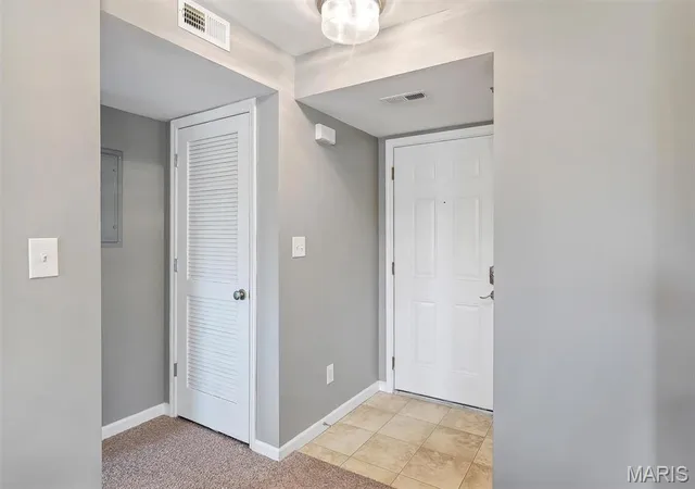 Photo 3 of Condo for sale at 9733 Crayford Rd #9E, Saint Louis, MO 63123 | MLS# MIS26056680 | Listing updated on 2026-09-03