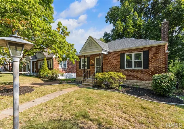 Photo 3 of Single family home for sale at 6228 Dexter Dr, Saint Louis, MO 63123 | MLS# MIS26056683 | Listing updated on 2026-09-22