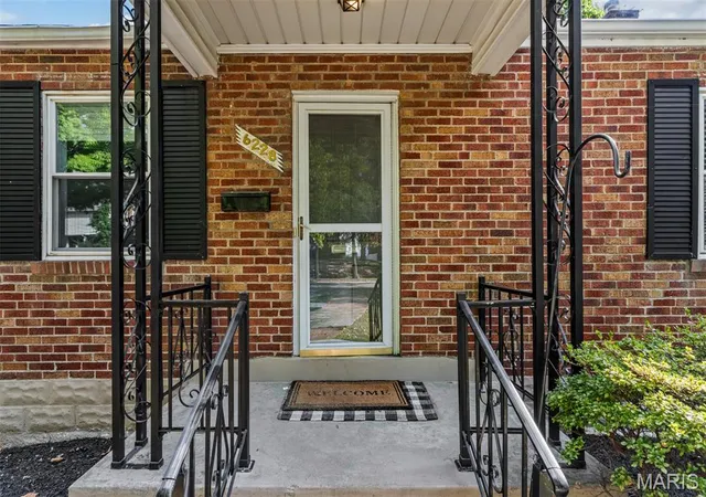 Photo 4 of Single family home for sale at 6228 Dexter Dr, Saint Louis, MO 63123 | MLS# MIS26056683 | Listing updated on 2026-09-22
