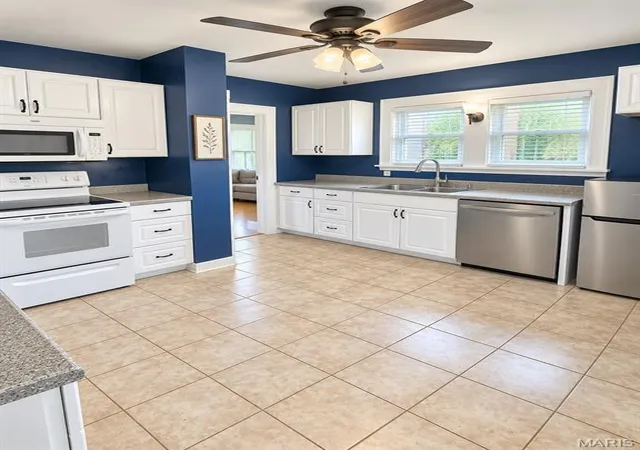 Photo 3 of Single family home for sale at 335 Park Dr, Bethalto, IL 62010 | MLS# MIS26056700 | Listing updated on 2026-09-20