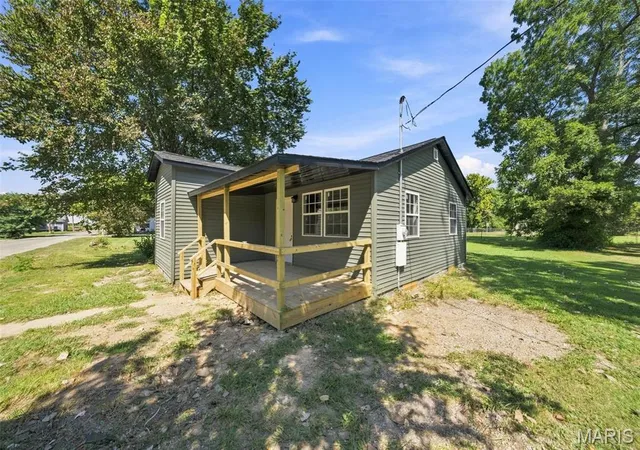 Photo 3 of Single family home for sale at 1516 Truman St, Poplar Bluff, MO 63901 | MLS# MIS26056710 | Listing updated on 2026-09-02