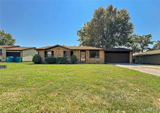 Photo 1 of Single family home for sale at 3 Adams St, Smithton, IL 62285 | MLS# MIS26056712 | Listing updated on 2026-09-14