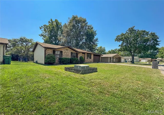 Photo 2 of Single family home for sale at 3 Adams St, Smithton, IL 62285 | MLS# MIS26056712 | Listing updated on 2026-09-14
