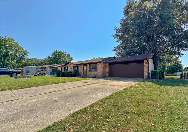 Photo 2 of Single family home for sale at 3 Adams St, Smithton, IL 62285 | MLS# MIS26056712 | Listing updated on 2026-09-14