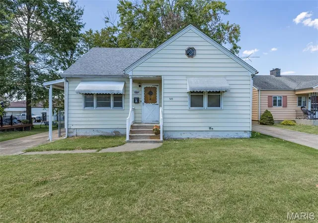 Photo 3 of Sale Pending at 545 Scott St, Sainte Genevieve, MO 63670 | MLS# MIS26056720 | Listing updated on 2026-09-08