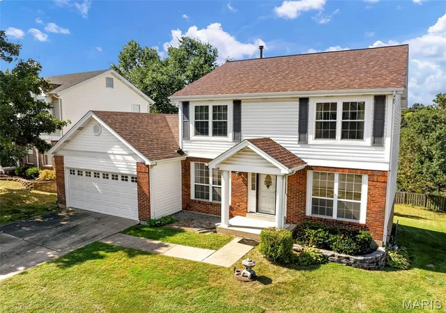 Photo 3 of Sale Pending at 4356 Kensington Manor Dr, Saint Louis, MO 63128 | MLS# MIS26056721 | Listing updated on 2026-09-07
