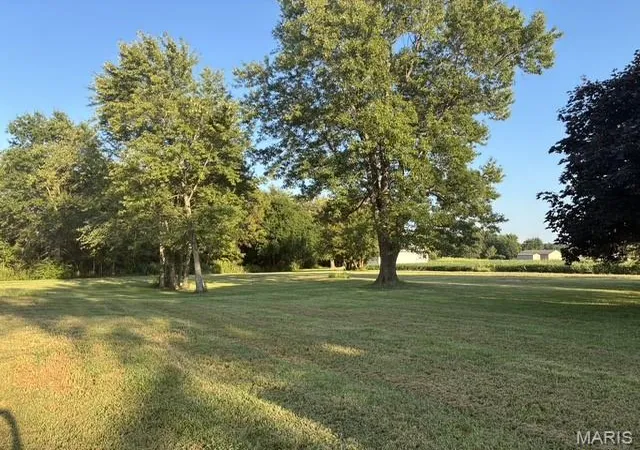 Photo 4 of Single family home for sale at 3708 State Route 160, Highland, IL 62249 | MLS# MIS26056737 | Listing updated on 2026-09-07
