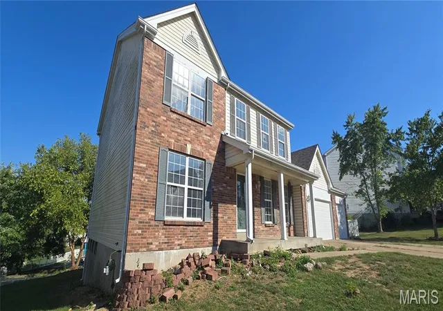 Photo 2 of Single family home for sale at 7547 Pierside Dr, O Fallon, MO 63368 | MLS# MIS26056739 | Listing updated on 2026-09-04
