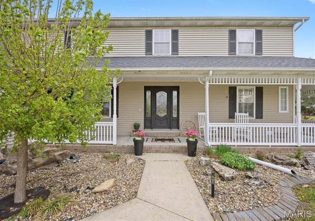 Photo 2 of Single family home for sale at 435 Kelly Dr, Granite City, IL 62040 | MLS# MIS26056741 | Listing updated on 2026-09-14