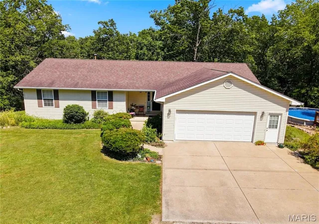 Photo 1 of Single family home for sale at 31 Fawn Trl, Eolia, MO 63344 | MLS# MIS26056756 | Listing updated on 2026-09-20