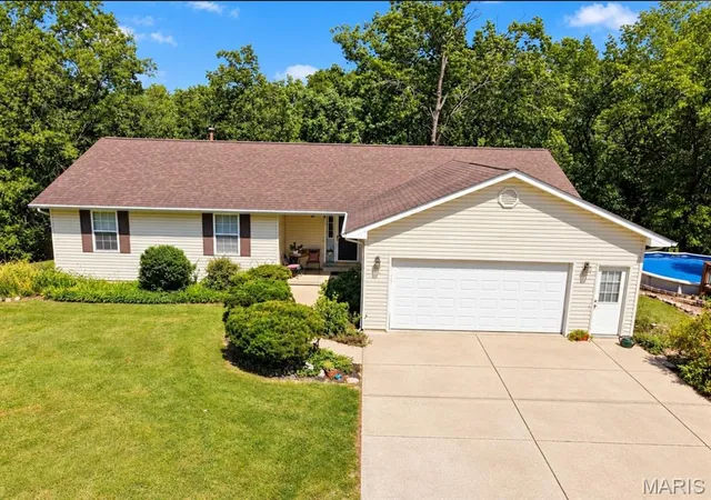 Photo 1 of Single family home for sale at 31 Fawn Trl, Eolia, MO 63344 | MLS# MIS26056756 | Listing updated on 2026-10-07