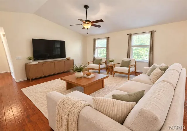 Photo 3 of Single family home for sale at 31 Fawn Trl, Eolia, MO 63344 | MLS# MIS26056756 | Listing updated on 2026-10-07