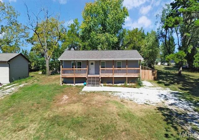 Photo 2 of Single family home for sale at 307 S Nettleton Ave, Mansfield, MO 65704 | MLS# MIS26056768 | Listing updated on 2026-10-03