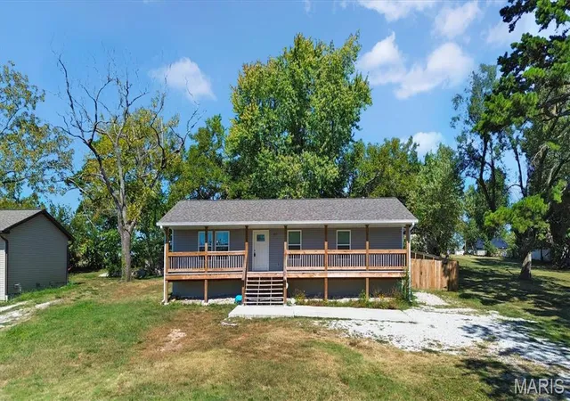Photo 3 of Single family home for sale at 307 S Nettleton Ave, Mansfield, MO 65704 | MLS# MIS26056768 | Listing updated on 2026-10-03