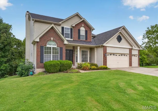 Photo 2 of Sale Pending at 149 Meramec Oak Ridge, Fenton, MO 63026 | MLS# MIS26056774 | Listing updated on 2026-10-05