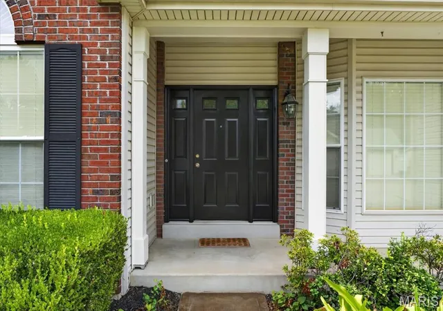 Photo 3 of Sale Pending at 149 Meramec Oak Ridge, Fenton, MO 63026 | MLS# MIS26056774 | Listing updated on 2026-10-05