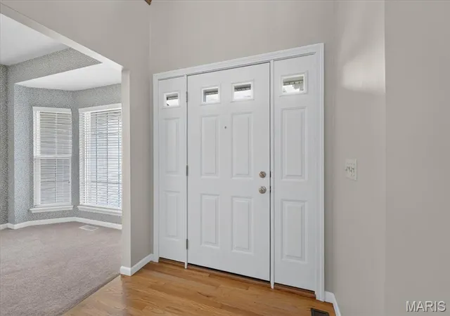 Photo 4 of Sale Pending at 149 Meramec Oak Ridge, Fenton, MO 63026 | MLS# MIS26056774 | Listing updated on 2026-10-05