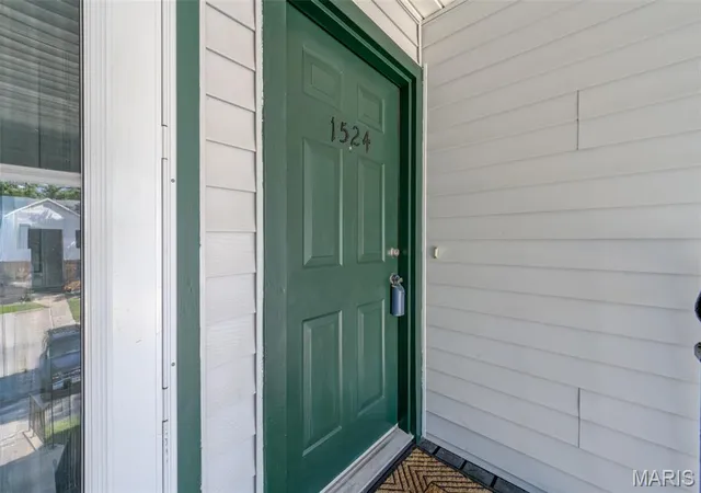 Listing Photo 3 - Condo for sale in building located at 1524 Surrey Ln, Saint Peters, MO 63304 - Unit #D