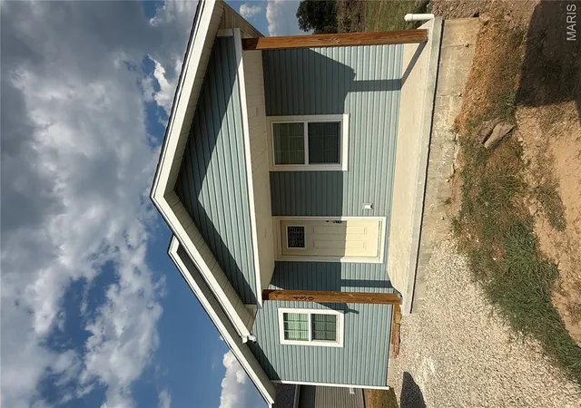 Photo 1 of Single family home for sale at 430 Railroad Ave, Lebanon, MO 65536 | MLS# MIS26056795 | Listing updated on 2026-09-03