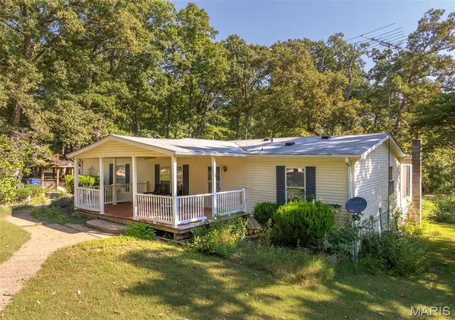 Photo 2 of Single family home for sale at 237 Jerry Miller Ln, Silex, MO 63377 | MLS# MIS26056797 | Listing updated on 2026-09-04