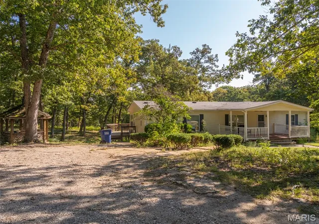 Photo 3 of Single family home for sale at 237 Jerry Miller Ln, Silex, MO 63377 | MLS# MIS26056797 | Listing updated on 2026-09-04