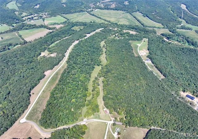 Photo 3 of House for sale at 1921 Tanglefoot Farms Rd, Festus, MO 63028 | MLS# MIS26056803 | Listing updated on 2026-09-04