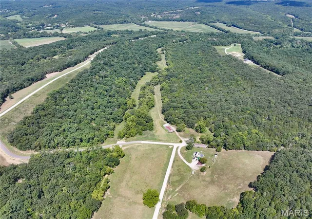 Photo 4 of House for sale at 1921 Tanglefoot Farms Rd, Festus, MO 63028 | MLS# MIS26056803 | Listing updated on 2026-09-04