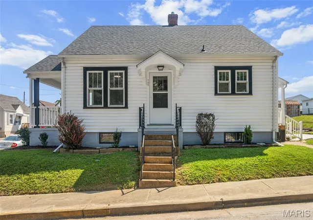 Photo 1 of Single family home for sale at 700 Benton, Saint Charles, MO 63301 | MLS# MIS26056804 | Listing updated on 2026-09-14