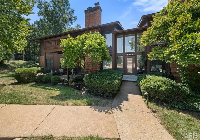 Photo 2 of Condo for sale at 1968 Meadowtree Ln #5, Saint Louis, MO 63122 | MLS# MIS26056808 | Listing updated on 2026-09-12