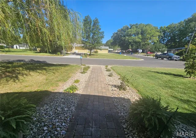 Photo 3 of Single family home for sale at 304 Edna Ln, Sparta, IL 62286 | MLS# MIS26056811 | Listing updated on 2026-09-04