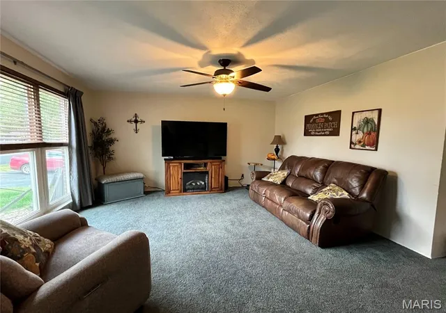 Photo 3 of Single family home for sale at 304 Edna Ln, Sparta, IL 62286 | MLS# MIS26056811 | Listing updated on 2026-10-17