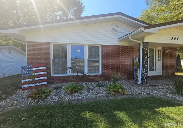 Photo 4 of Single family home for sale at 304 Edna Ln, Sparta, IL 62286 | MLS# MIS26056811 | Listing updated on 2026-09-04